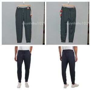 Kirkland Signature Men  jogger